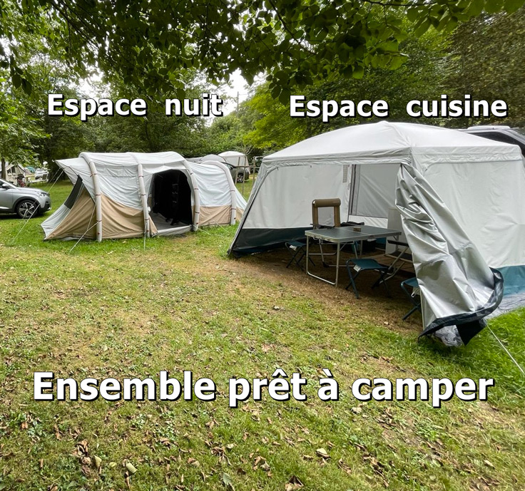 La tente prêt-à-camper du terrain de camping Le Petit Pyrénéen en Ariège dans les Pyrénées, avec son espace nuit et son espace cuisine